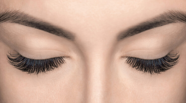 shower with eyelash extensions