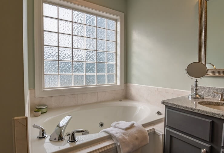 7 Types Of Bathroom Windows Which One, What Glass For Bathroom Window