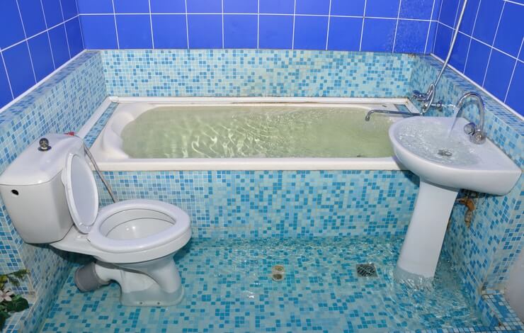 How To Clean Up A Flooded Bathroom Step By Guide Loo Academy - How To Take Moisture Out Of Bathroom Drain