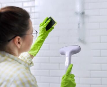 steam cleaning glass shower door