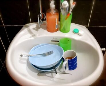 washing dishes bathroom